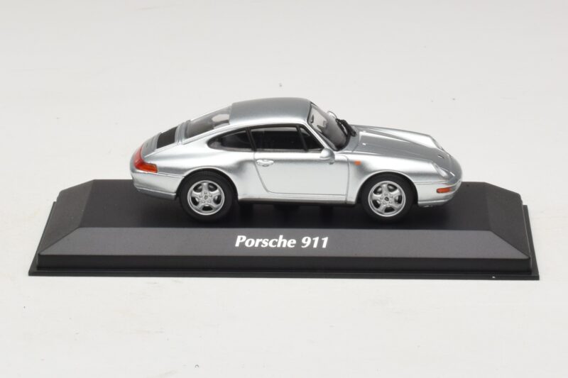 Porsche 911 993 Сребрист Maxichamps 1:43 940063001 Метал
