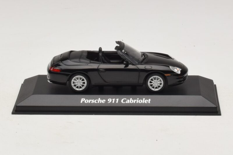 Porsche 911 996 Кабриолет Черен Металик Maxichamps 1:43 940061030 Метал
