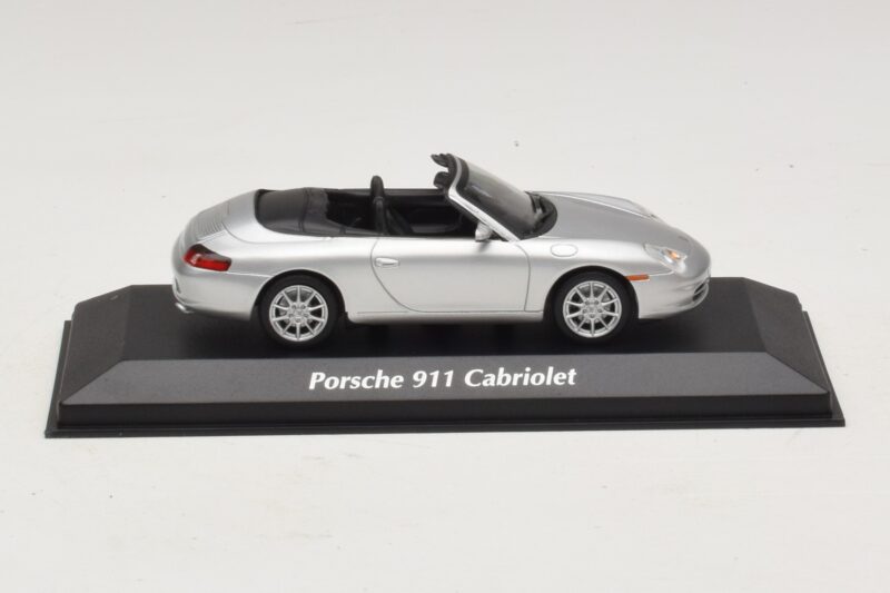 Porsche 911 996 Кабриолет Сребрист Maxichamps 1:43 940061031 Метал