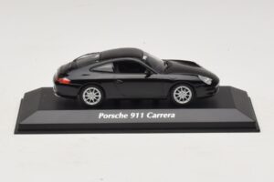 Porsche 911 996 Carrera Черен Maxichamps 1:43 940061020 Метал