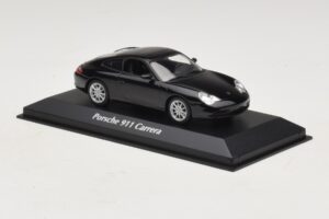 Porsche 911 996 Carrera Черен Maxichamps 1:43 940061020 Метал — снимка 3 от 5