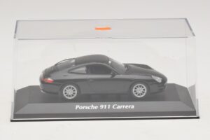 Porsche 911 996 Carrera Черен Maxichamps 1:43 940061020 Метал — снимка 4 от 5