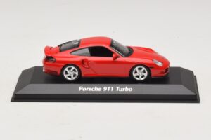 Porsche 911 996 Turbo Червен Maxichamps 1:43 940069300 Метал