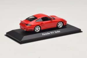 Porsche 911 996 Turbo Червен Maxichamps 1:43 940069300 Метал — снимка 2 от 5