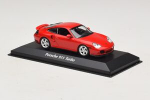 Porsche 911 996 Turbo Червен Maxichamps 1:43 940069300 Метал — снимка 3 от 5