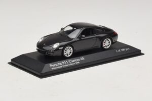 Porsche 911 997 Carrera 4S Сив Металик Minichamps 1:43 403066430 Метал — снимка 2 от 5
