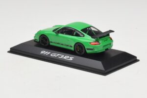 Porsche 911 997 GT3 RS Зелен Minichamps 1:43 403066011 Метал — снимка 3 от 5