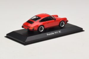 Porsche 911 SC Червен Maxichamps 1:43 940062021 Метал — снимка 2 от 5