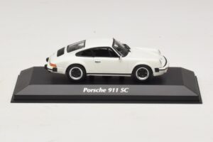 Porsche 911 SC Бял Maxichamps 1:43 940062020 Метал