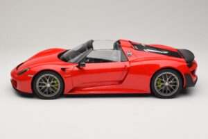 Porsche 918 Spyder Weissach Package Guards Red AUTOart 1:12 12122 Метал — снимка 4 от 8