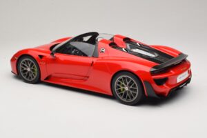 Porsche 918 Spyder Weissach Package Guards Red AUTOart 1:12 12122 Метал — снимка 7 от 8