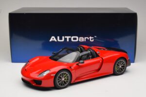 Porsche 918 Spyder Weissach Package Guards Red AUTOart 1:12 12122 Метал — снимка 8 от 8