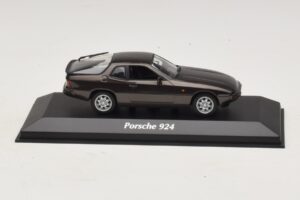 Porsche 924 Кафяв Металик Maxichamps 1:43 940062121 Метал