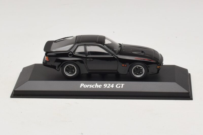 Porsche 924 GT Черен Maxichamps 1:43 940066124 Метал
