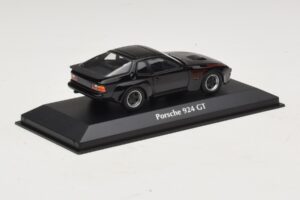 Porsche 924 GT Черен Maxichamps 1:43 940066124 Метал — снимка 2 от 5
