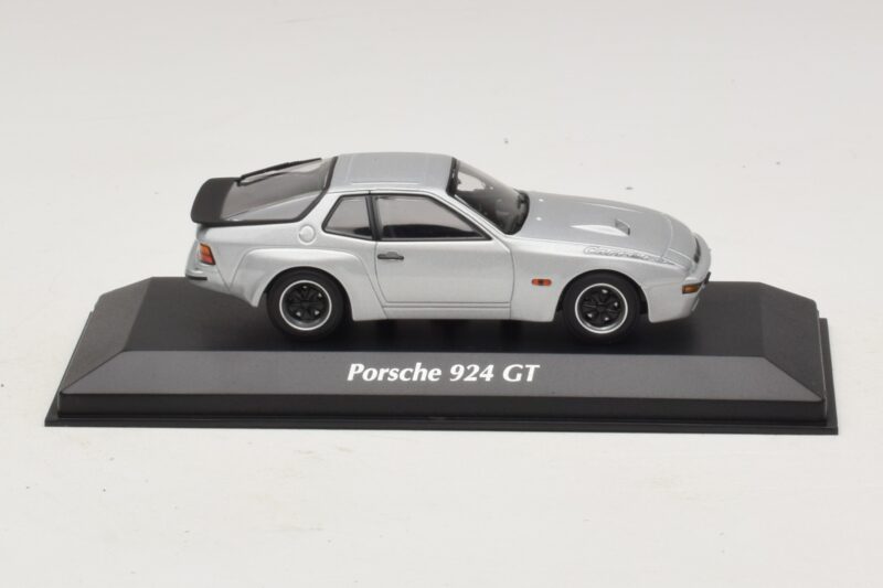 Porsche 924 GT Сребрист Maxichamps 1:43 940066122 Метал