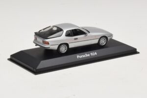 Porsche 924 Сребрист Maxichamps 1:43 940062120 Метал — снимка 2 от 5