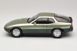 Porsche 924 Turbo Светлозелен & Тъмнозелен MCG 1:18 MCG18660 Метал — снимка 3 от 6