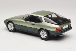 Porsche 924 Turbo Светлозелен & Тъмнозелен MCG 1:18 MCG18660 Метал — снимка 5 от 6