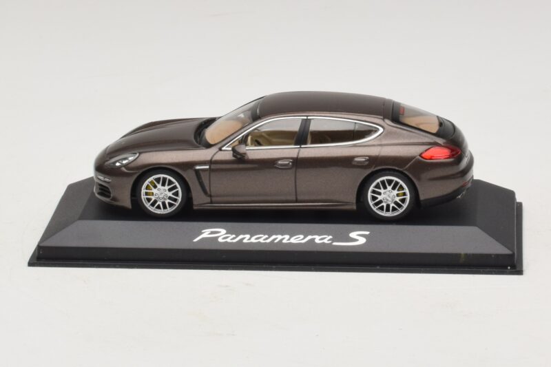 Porsche Panamera 970 S Кафяв Металик Minichamps 1:43 WAP0203400E Метал