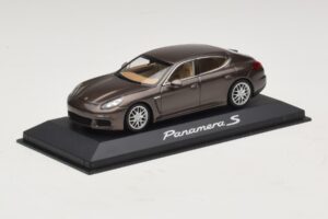 Porsche Panamera 970 S Кафяв Металик Minichamps 1:43 WAP0203400E Метал — снимка 2 от 5