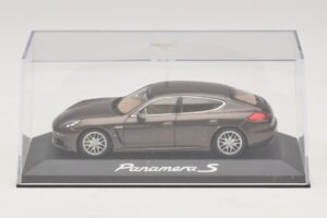 Porsche Panamera 970 S Кафяв Металик Minichamps 1:43 WAP0203400E Метал — снимка 4 от 5
