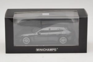 Porsche Panamera 971 4 E-Hybrid Sport Turismo Сив Minichamps 1:43 410066112 Метал — снимка 5 от 5