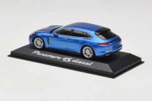 Porsche Panamera 971 4S Diesel Син Металик Minichamps 1:43 WAP0207600H Метал — снимка 3 от 5