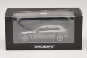 Porsche Panamera 971 Sport Turismo 4S Сив Minichamps 1:43 410066111 Метал — снимка 5 от 5