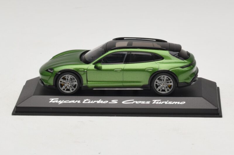 Porsche Taycan Turbo S Cross Turismo Зелен Minichamps 1:43 WAP0207830M003 Метал