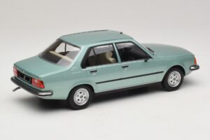 Renault 18 Светлозелен MCG 1:18 MCG18596 Метал — снимка 2 от 6