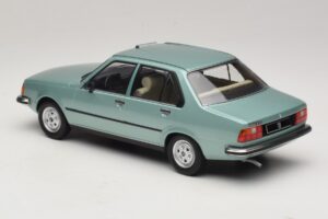 Renault 18 Светлозелен MCG 1:18 MCG18596 Метал — снимка 5 от 6