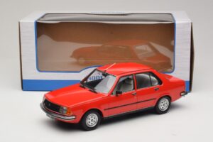 Renault 18 Червен MCG 1:18 MCG18595 Метал — снимка 6 от 6