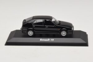 Renault 19 Черен Maxichamps 1:43 940113701 Метал