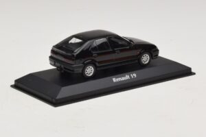 Renault 19 Черен Maxichamps 1:43 940113701 Метал — снимка 2 от 5