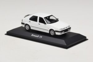 Renault 19 Бял Maxichamps 1:43 940113700 Метал — снимка 3 от 5