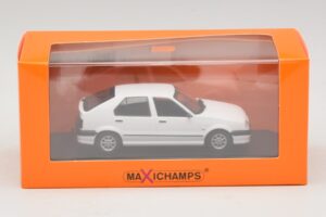 Renault 19 Бял Maxichamps 1:43 940113700 Метал — снимка 5 от 5