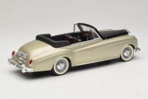 Rolls-Royce Silver Cloud II Сребрист Solido 1:18 8006 Метал — снимка 2 от 6