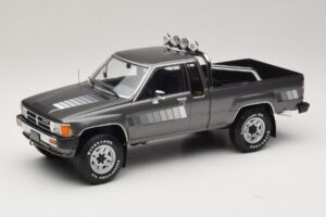 Toyota Hilux N50 Xtra Cab 4x4 Сив Металик KK-Scale 1:18 KKDC181563 Метал