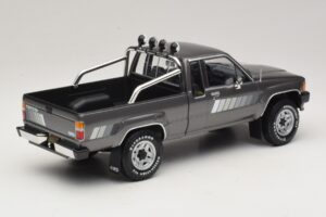 Toyota Hilux N50 Xtra Cab 4x4 Сив Металик KK-Scale 1:18 KKDC181563 Метал — снимка 2 от 6