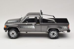 Toyota Hilux N50 Xtra Cab 4x4 Сив Металик KK-Scale 1:18 KKDC181563 Метал — снимка 3 от 6