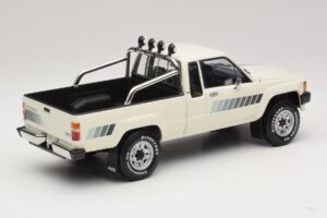 Toyota Hilux N50 Xtra Cab 4x4 Бял KK-Scale 1:18 KKDC181564 Метал — снимка 2 от 6