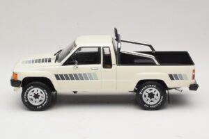 Toyota Hilux N50 Xtra Cab 4x4 Бял KK-Scale 1:18 KKDC181564 Метал — снимка 3 от 6