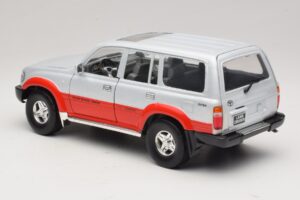 Toyota Land Cruiser J80 Сребърен Червен Road Legends 1:18 92098 Метал — снимка 7 от 8