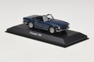 Triumph TR6 Тъмносин Maxichamps 1:43 940132570 Метал — снимка 3 от 5