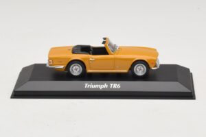 Triumph TR6 Оранжев Maxichamps 1:43 940132571 Метал