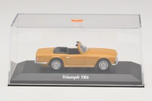 Triumph TR6 Оранжев Maxichamps 1:43 940132571 Метал — снимка 4 от 5