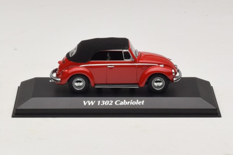 Volkswagen 1302 Кабриолет Червен Maxichamps 1:43 940055031 Метал