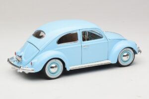 Volkswagen Beetle Син Bburago 1:18 3381 Метал — снимка 3 от 8