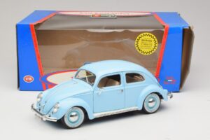 Volkswagen Beetle Син Bburago 1:18 3381 Метал — снимка 8 от 8